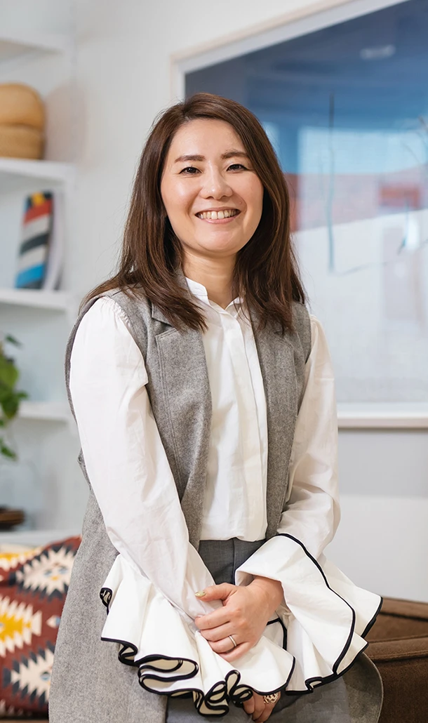 新田 茜