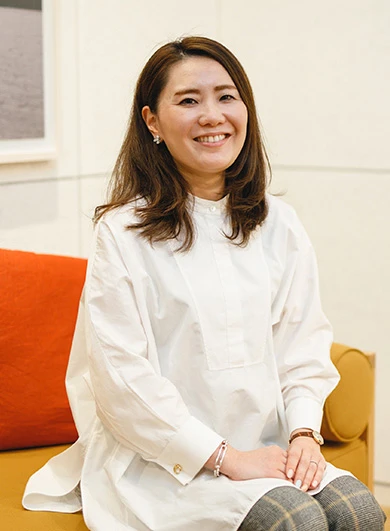 新田 茜